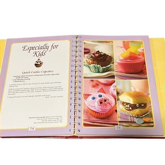 Favorite Brand Name 100 Best Cupcake Recipes Cookbook - Picture 6 of 6